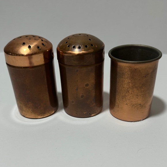 Vintage 1940s-1960s Copper Kitchen Salt & Pepper Shaker & Tabasco Set - Picture 7 of 8